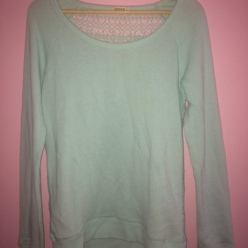 ✨FREE ADD-ON W/ BUNDLE OF 3✨ Lace Back Sweater